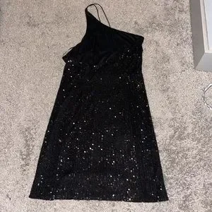 Princess Polly | Dresses | Princess Polly Black One Shoulder Sequin Dress  Size Us 8 | Poshmark